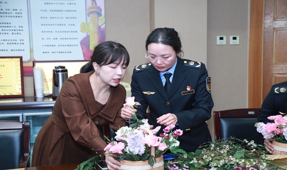 插花4d91c73bac3d1b7cdf_副本.jpg