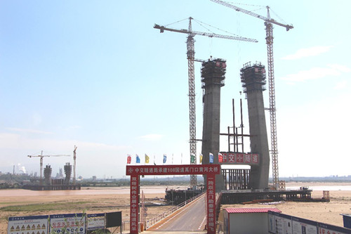 黄河大桥主墩施工_副本.jpg